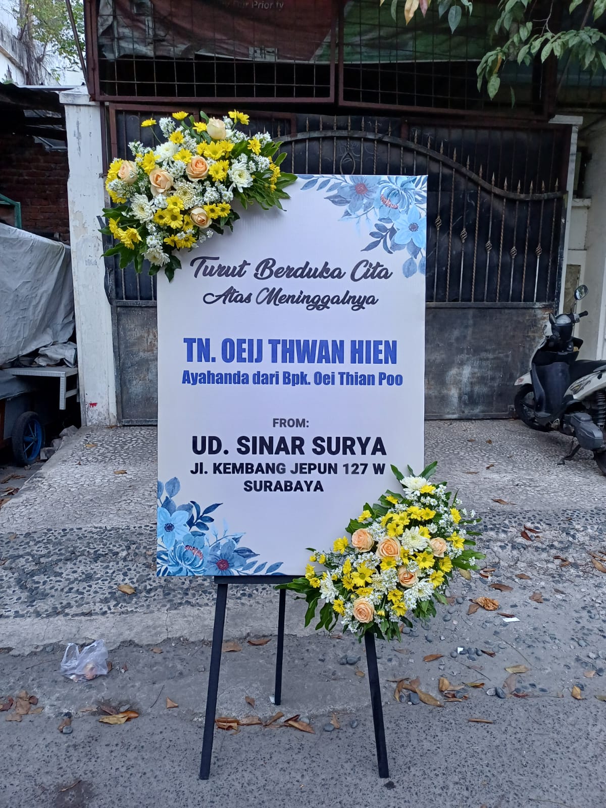 Karangan Bunga Berduka Cita